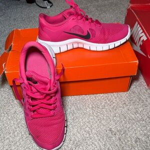 Nike Women's Fuchsia Athletic Shoes